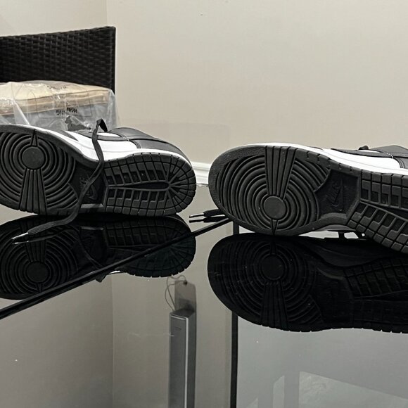 Nike men's Dunk Low Retro "White and Black" - Picture 3 of 4